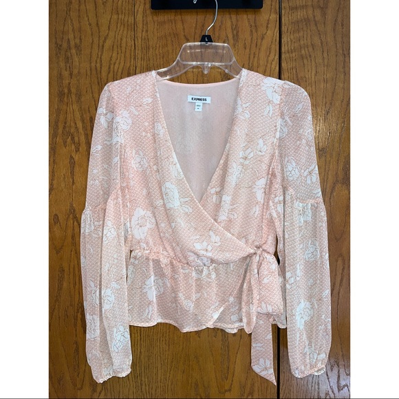 NWOT Textured Floral Wrap Front Top - Express - Picture 3 of 6